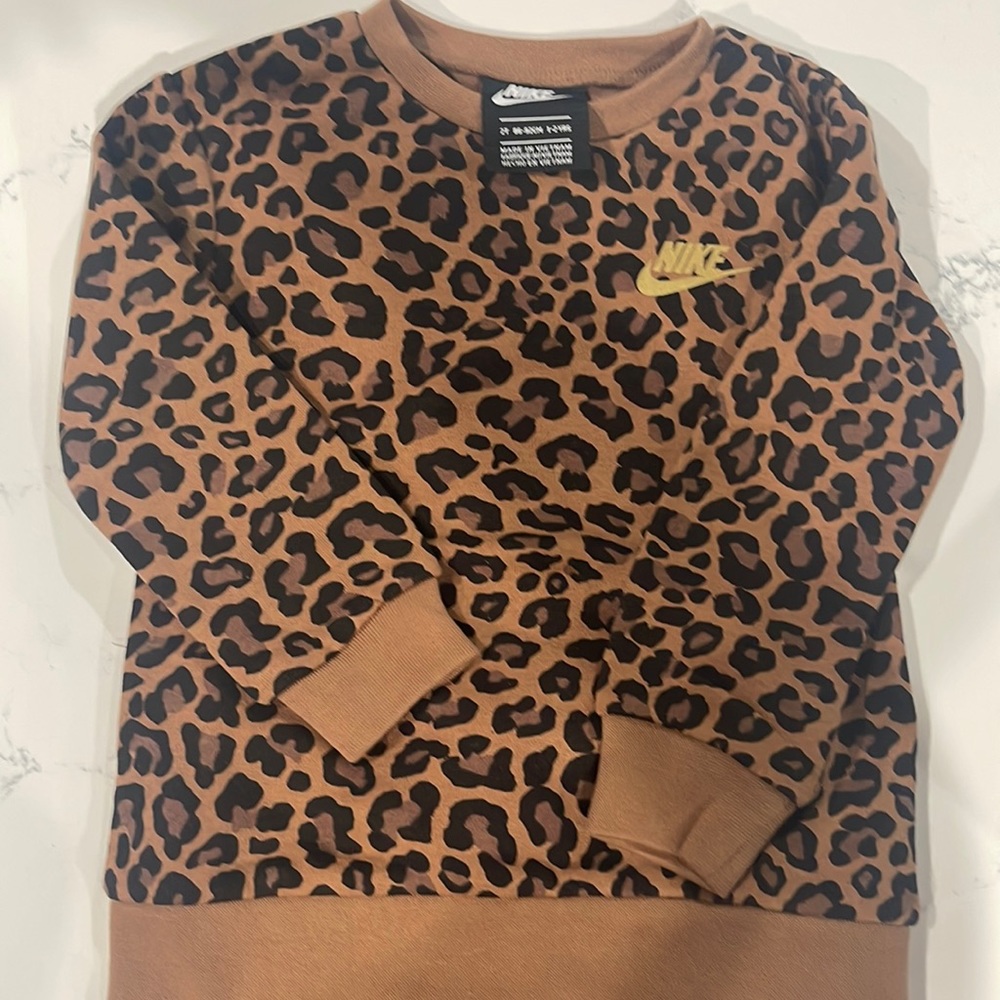 Nike 2T sweatshirt & leggings set
